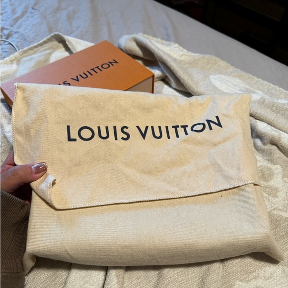 ๐ค DISCONTINUED Toiletry 26 Pouch ๐ค - Picture 13 of 14